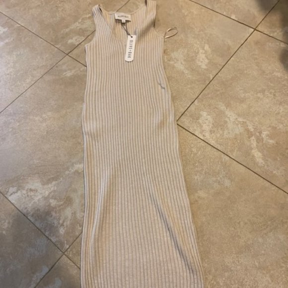 Olive & Oak Dresses & Skirts - olive & oak oatmeal ribbed v neck dress size s